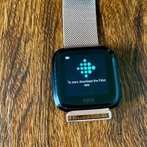 Fitbit Versa (Black/Black Aluminum)